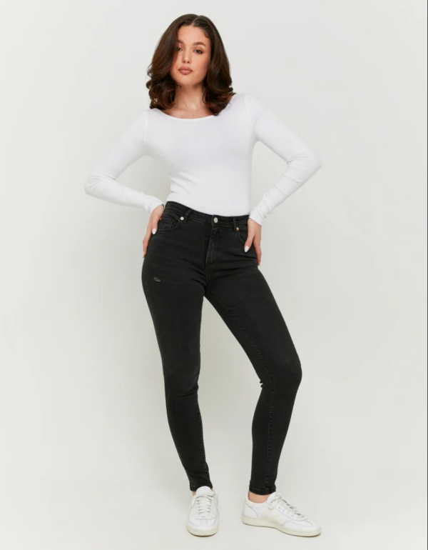 Schwarze-Skinny-Jeans